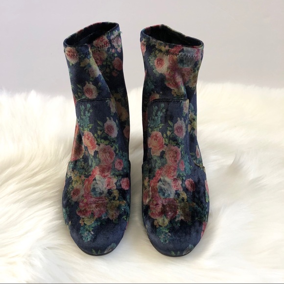 Abound Izzie Floral Velvet Booties - Picture 4 of 5